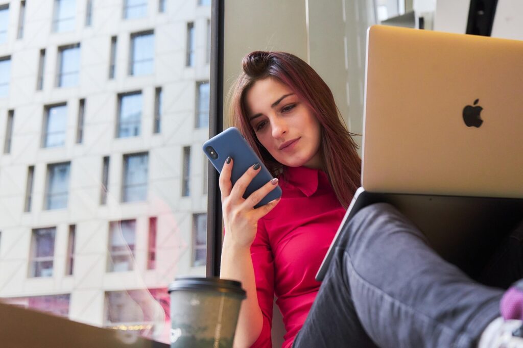 在宅ワークをする30代女性が食欲をコントロールするためのMCTオイルサプリの効果は？