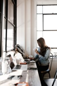 共働きの30代女性が忙しい中で選ぶべき酵素ドリンクの比較は？