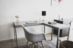 在宅ワークをしている30代女性が食べ過ぎをリセットするための酵素ドリンクの効果は？